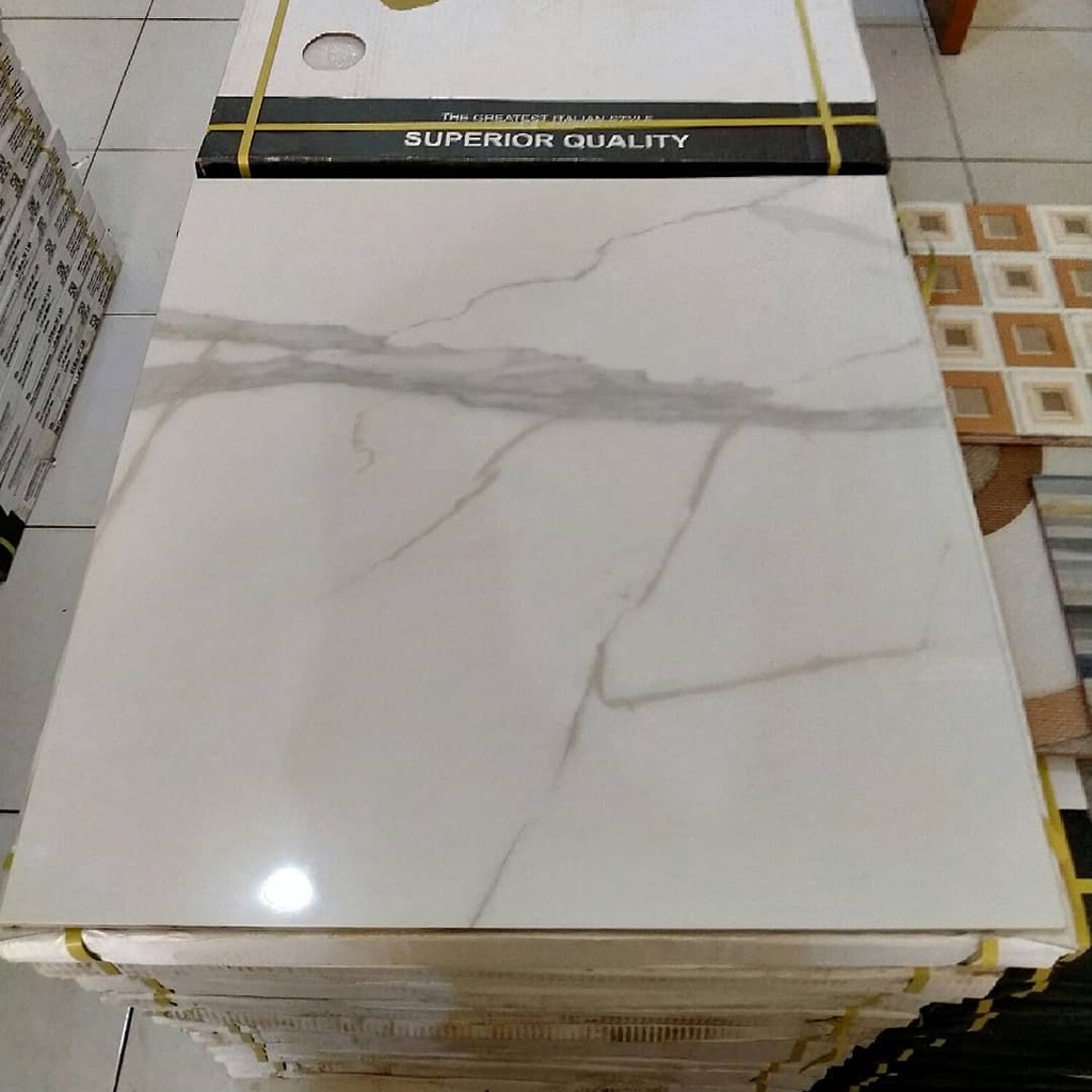 GRANIT ESSENZA 60X60 ORIGINAL - MOTIF MARMER PUTIH - SANTORINI GOLD