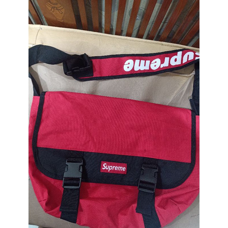 Tas selempang supreme second