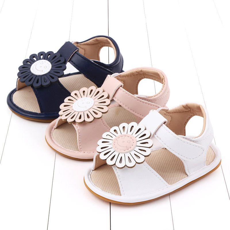 Sepatu sandal bayi / prewalker import sol karet tidak licin