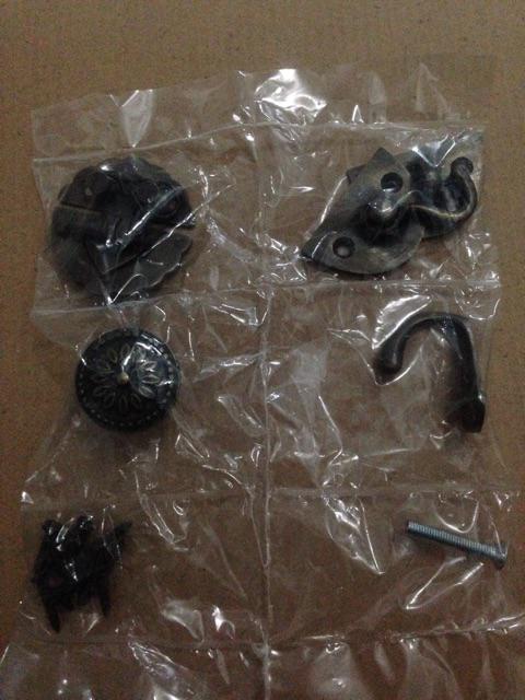 1 Brass Knob / Tarikan Laci Kuningan - Flat Round Brass Flower