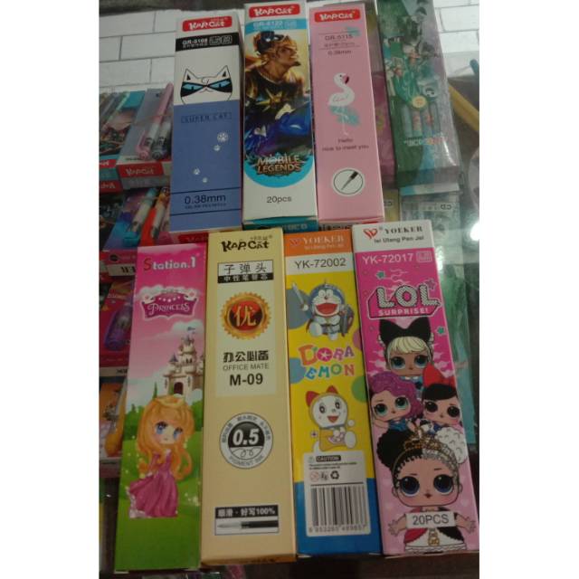 

Refil pulpen gel/Isi ulang bolpen gel karakter gambar random