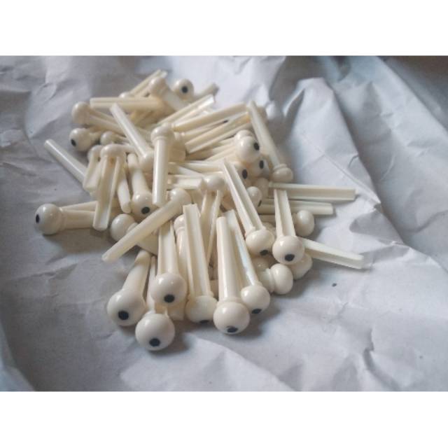 Kenip / knip gitar akustik / tusukan gitar / pentol gitar