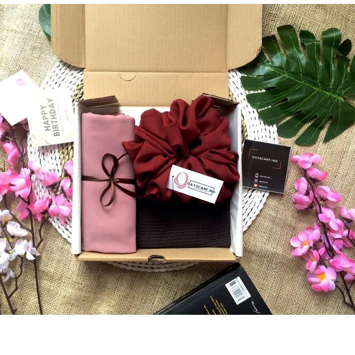 

PWF Hampers | Hijab box | Gift box Ready Stok