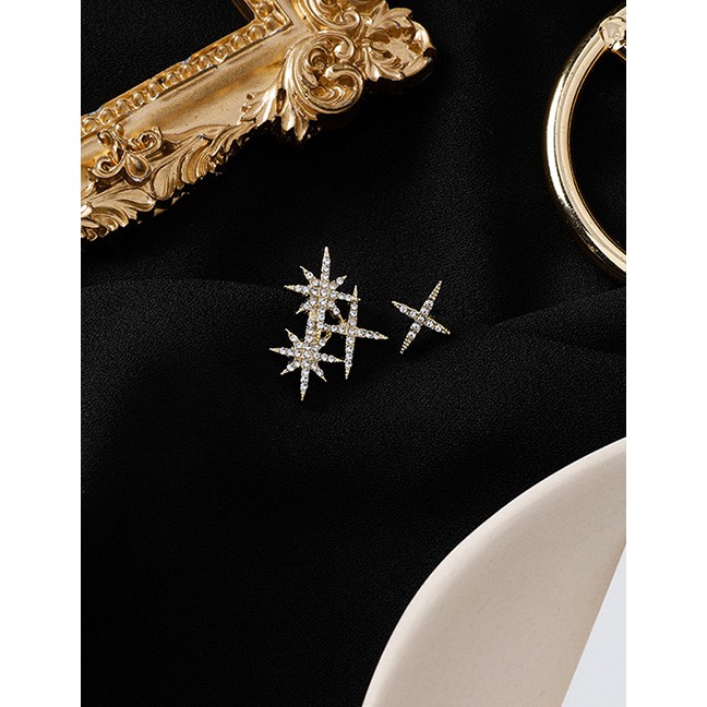 LRC Anting Tusuk Fashion Golden 925 Silver Needle Flash Diamond Star Asymmetric Stud Earrings D59642