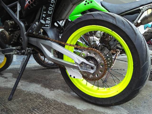 Swing Arm Model Aprilia Aprillia pnp KLX DTracker 150 Lislas