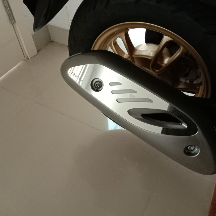 OTOMOTIF AKSESORIS MOTOR NEW SCOOPY 2021 MUFFLER COVER TUTUP KNALPOT GOLD CHROME