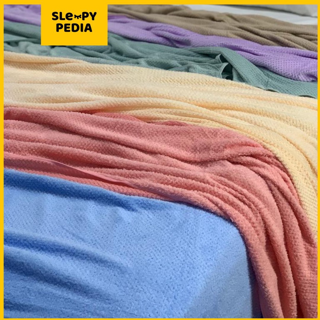 Selimut Rajut Polos ukuran 150 x 200 cm - SleepyPedia