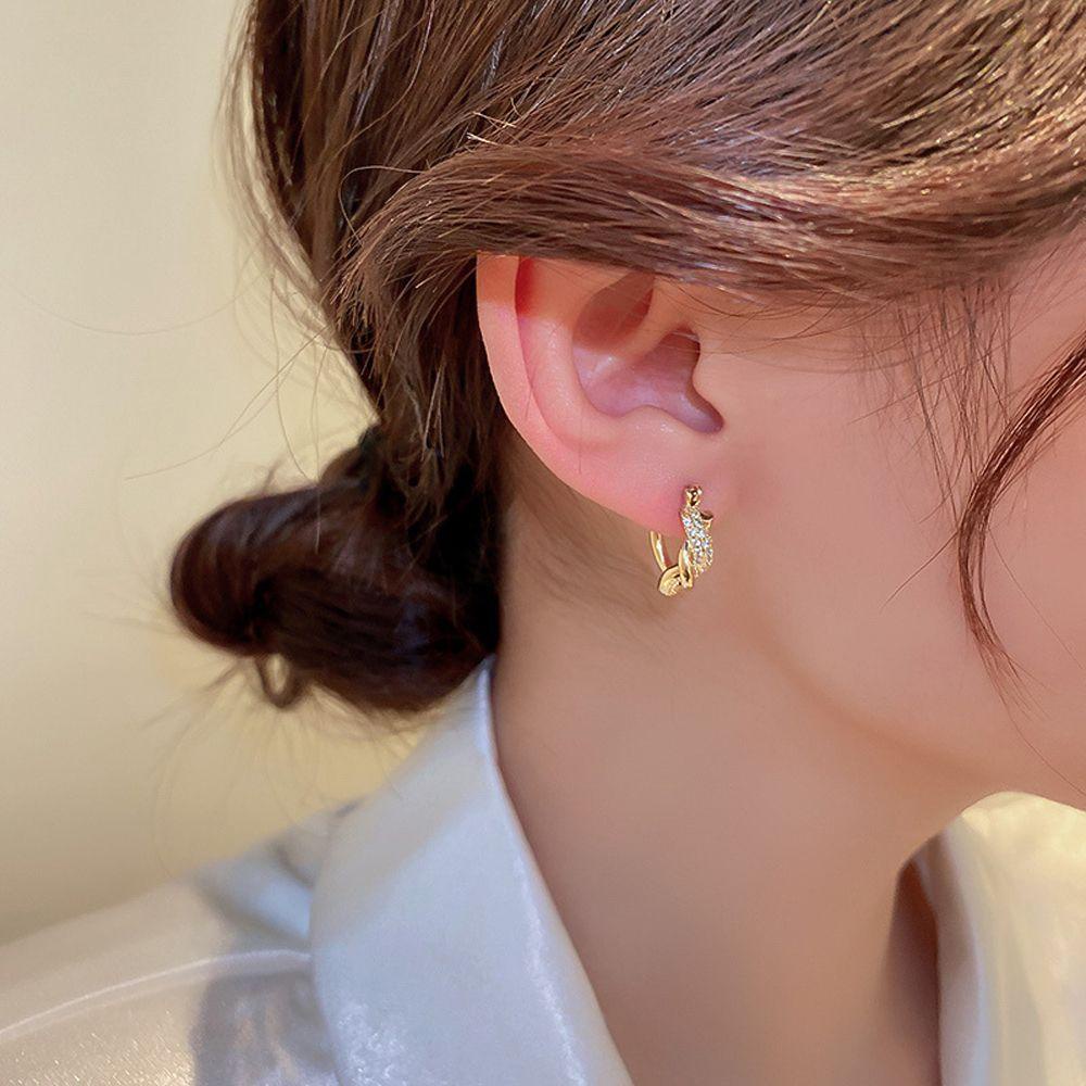Mxbeauty Anting Hoop Kristal Kepribadian Harian Pesta Desain Fashion Warna Solid Berlian Imitasi Korea Ear Buckle