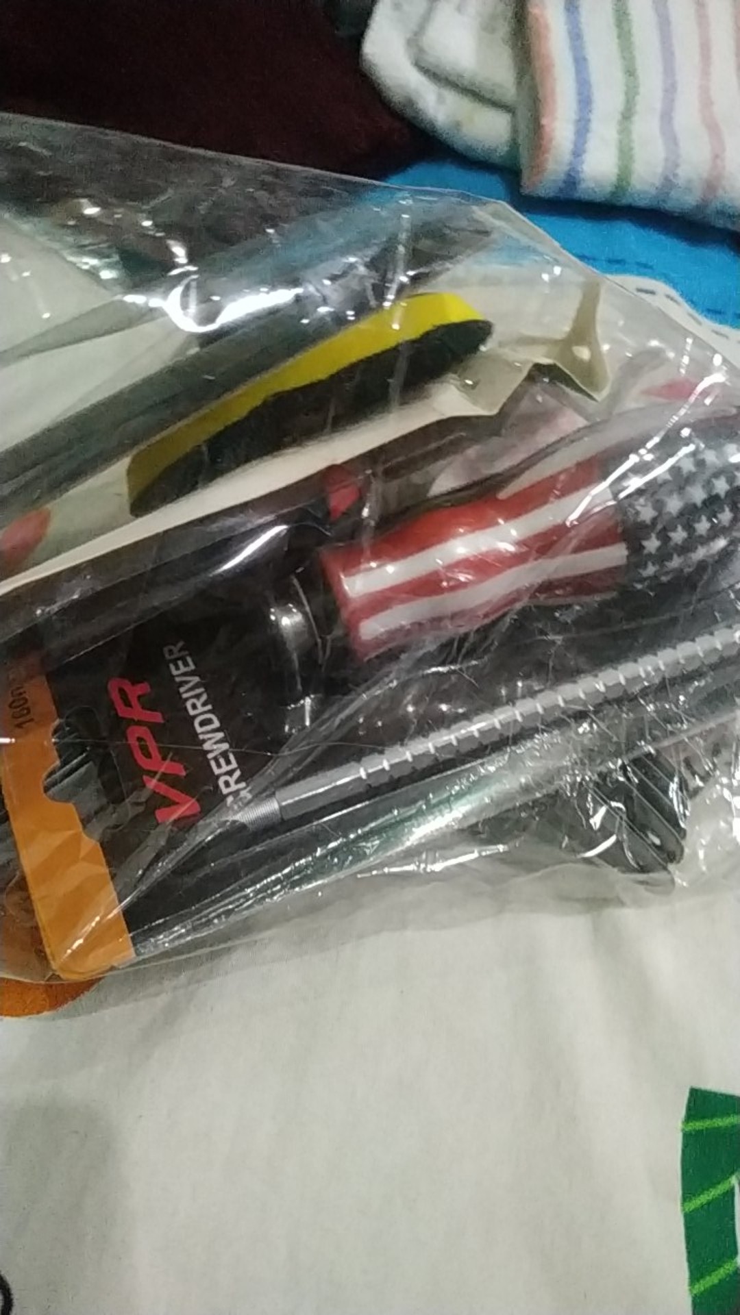 Kikir Gergaji Handle Karet Segitiga 4 Inch