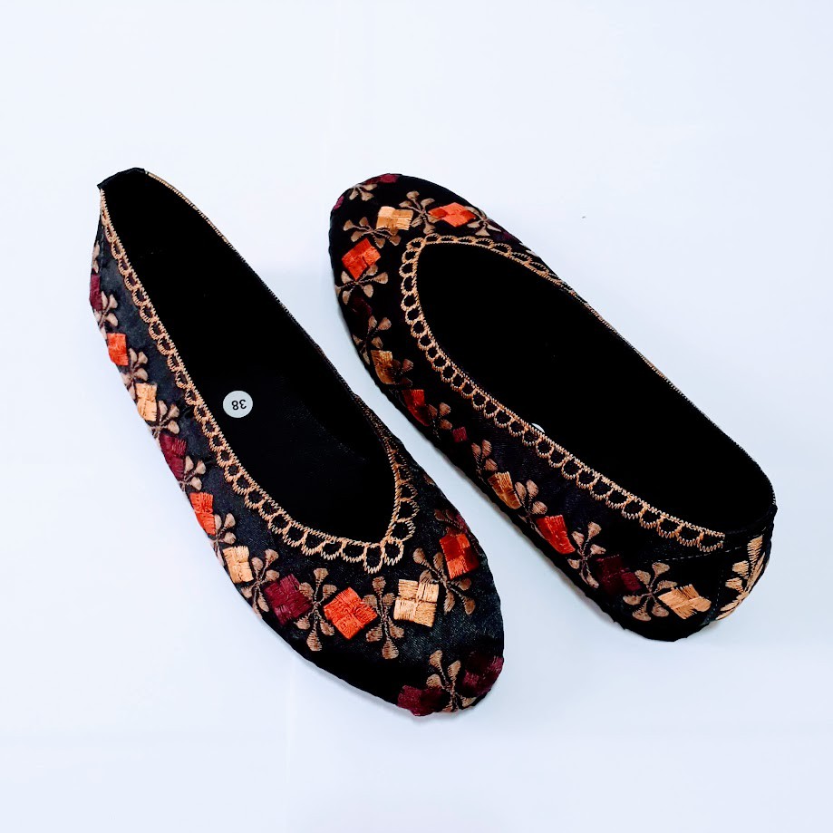 etnik fashion sepatu wanita flat slip on bordir ketupat hitam