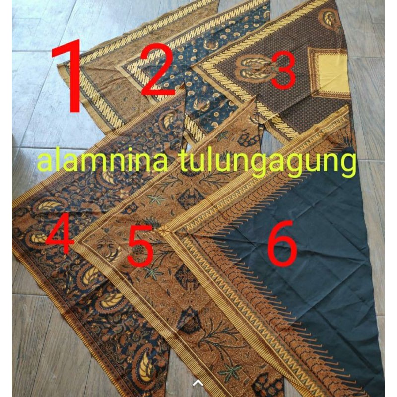 udeng segitiga Jawa batik halus