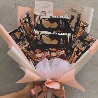 

Bouquet Snack/Buket Snack/Bucket Snack Murah. Sudah Disediakan GreetingCard, Pengiriman Luar Kota