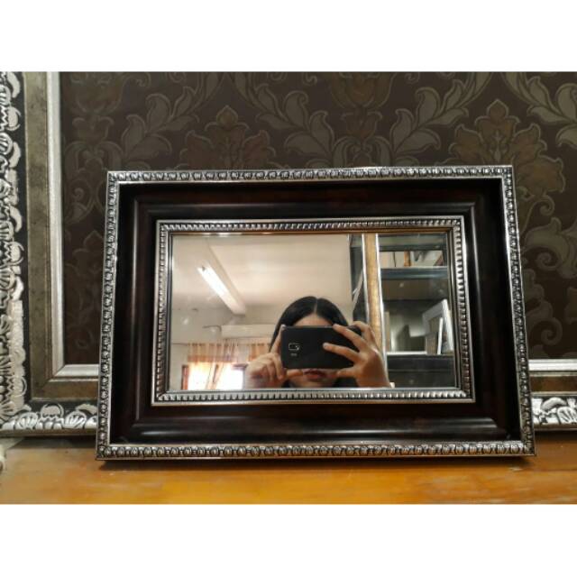 Cermin Gantung wall mirror 30 x 40 cm with frame Cermin Gantung wall mirror 30 x 40 cm with frame