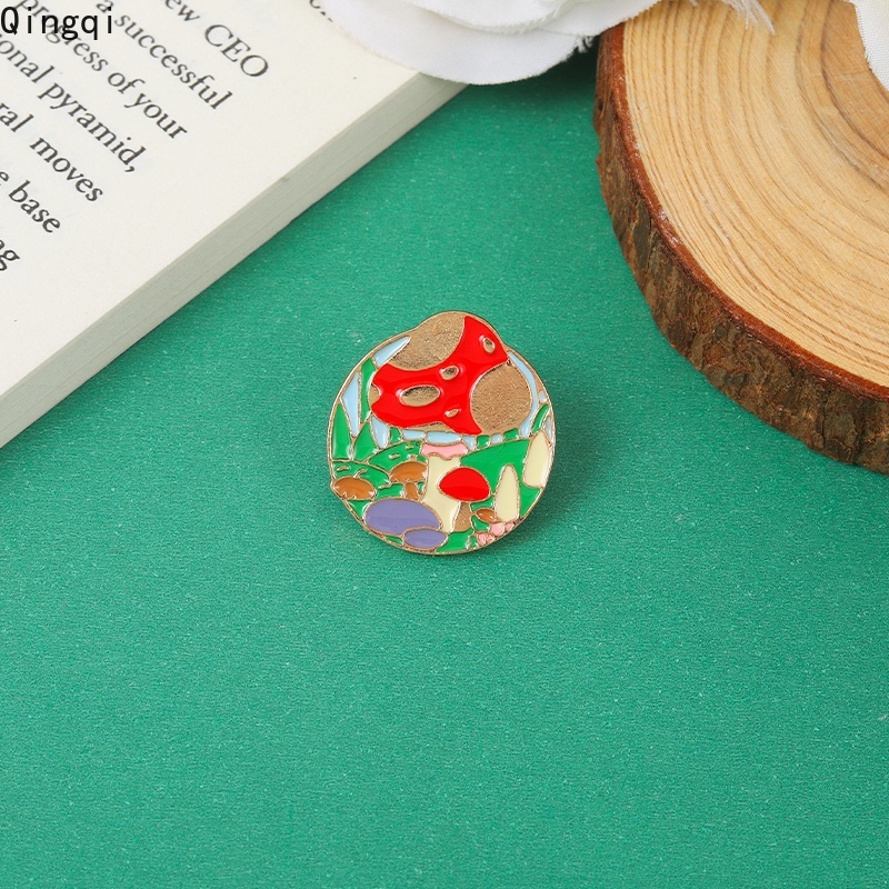 Bros Pin Enamel Bentuk Kartun Jamur Warna Merah Untuk Anak