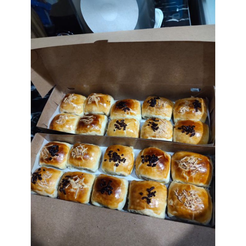 

Bolen Pisang Premium Coklat Keju rjo_bakery