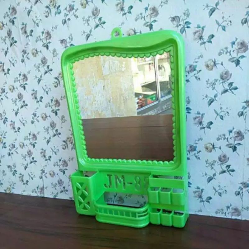 kaca cermin kamar mandi tempat sabun dan sikat gigi