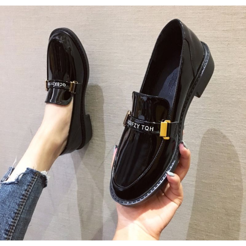 2021 Musim Semi dan Musim Gugur Sepatu Datar Wanita Baru Sepatu Platform Kulit Wanita Sepatu Gesper Kasual Sepatu Mode Wanita Semua Pertandingan / Sepatu Kulit Wanita / Sepatu Fashion Korea / Sepatu Docmart Wanita / Bisa Cod