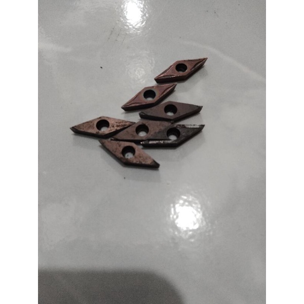 INSERT PAHAT BUBUT VCMT1103 CARBIDE