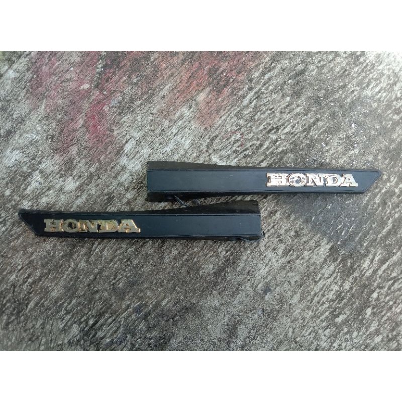 Cover Logo Emblem Tangki Honda Astrea Prima Original