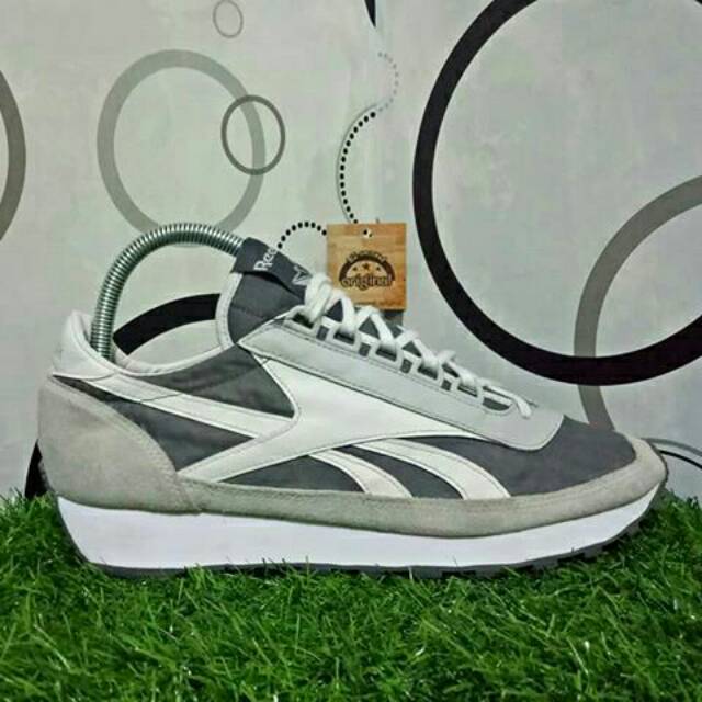 REEBOK AZTEC GREY STRIPES WHITE