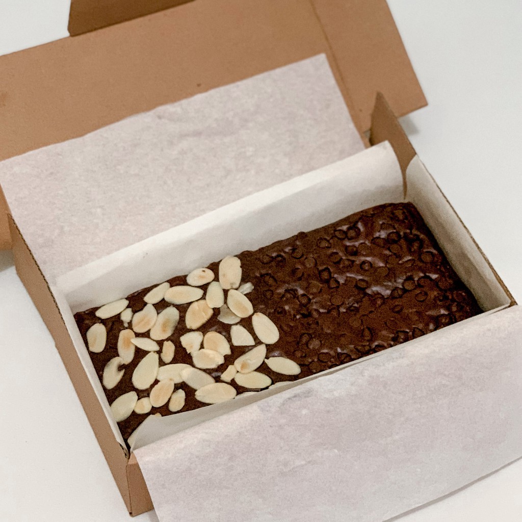 

Fudgy Brownies by Uthie Bakery | Mix 2 Topping Size Medium