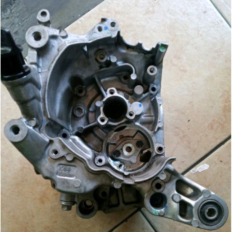 Krangkas Kanan Kalter Mesin Kanan Crankcase Honda BEAT FI ESP SCOPY FI Original Copotan Motor