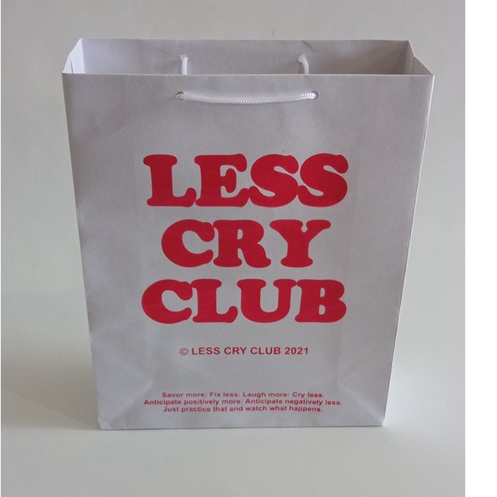 

PAPERBAG SABLON KERTAS KRAFT PUTIH UKURAN 25X10X30 BERTALI KUAT BAGUS MURAH COCOK UNTUK WADAH KADO KAOS DAN SEBAGAINYA