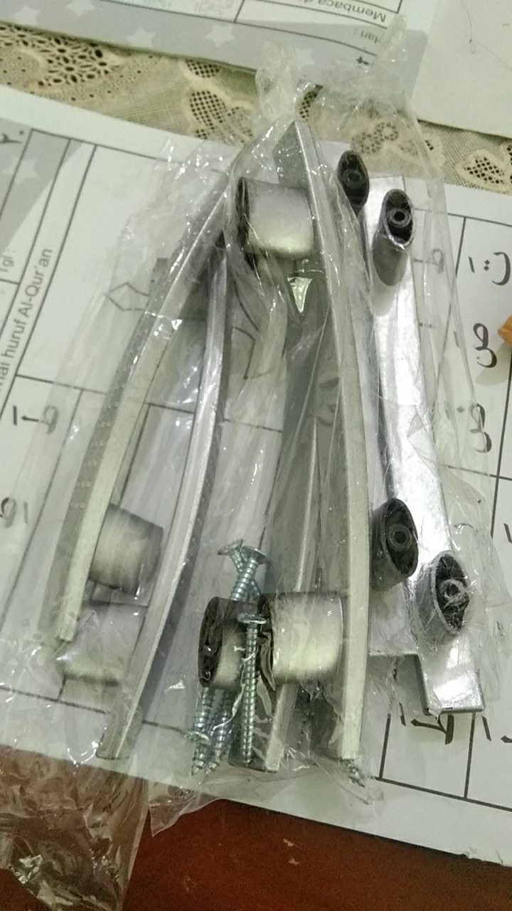Tarikan Handle Handel Laci Pintu Lemari Nakas Kitchen Set Plastik 96mm Bintik Abu Murah Hdp001