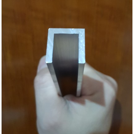 Aluminium / Alumunium U Channel (Kanal U) 3/4" x 3/4", t. 1/8", L. 10 cm