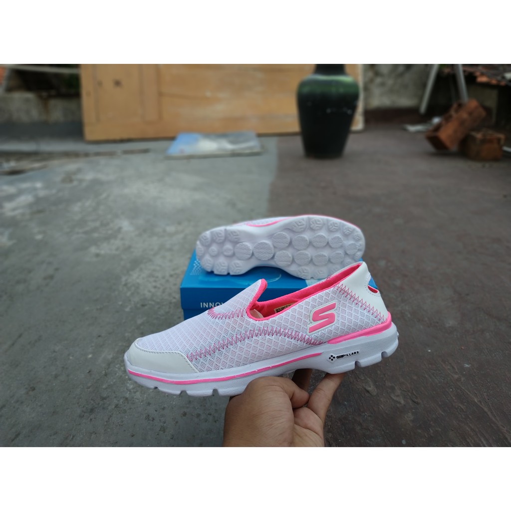 SEPATU SLIP ON SKECHER GO WALK SEPATU WANITA SLOP CASUAL MADE IN VIETNAM PREMIUM