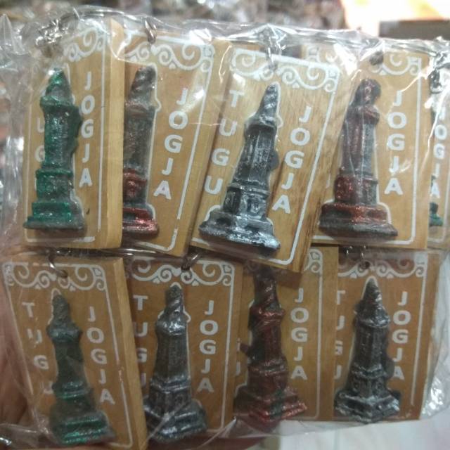 SATU SET GANTUNGAN KUNCI TUGU JOGJA TEMPEL FIBERGLASS ISI 20 PCS - SOUVENIR MURAH KHAS JOGJA