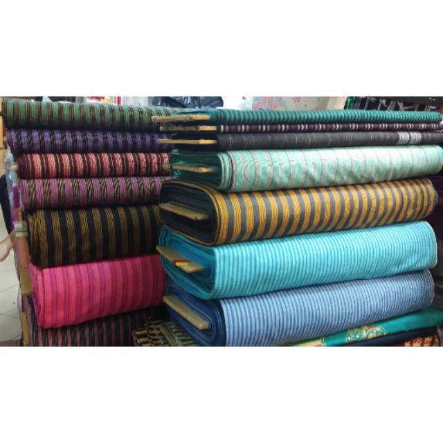 kebaya wanita Tenun batik motif lurik