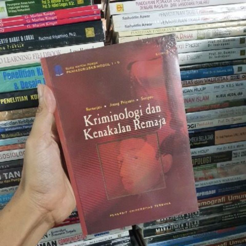 

Kriminologi dan kenakalan remaja Soenarjati Suripno