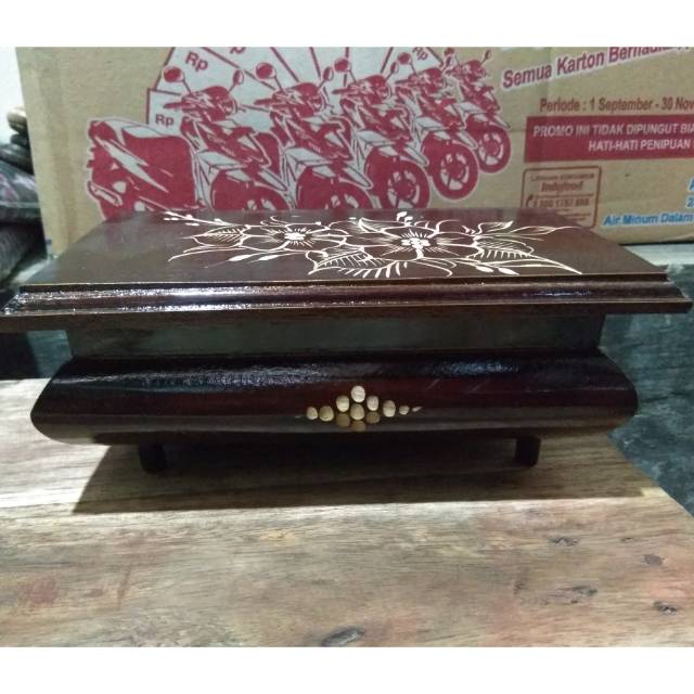 (BISA COD) TEMPAT PERHIASAN UKIR BUNGA DENGAN KAKI UKURAN BESAR 23x13x9 cm KAYU JATI UNTUK SESERAHAN