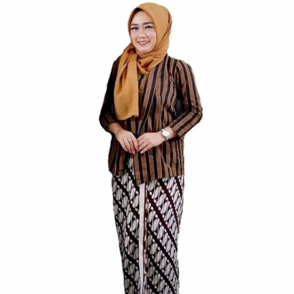 Setelan Baju Adat Jawa Wanita Kebaya Lurik Kutu Baru + Bawahan Kain Jarik