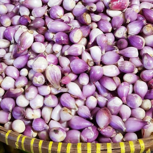 

Bawang merah sudah di kupas,berat 500 gram