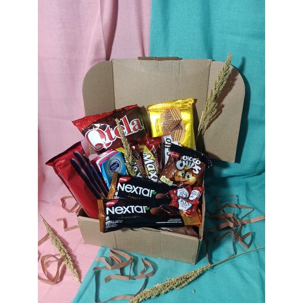 

Hampers Murah /Gift Box/Hadiah Ulang Tahun/Hadiah Wisuda/Hadiah Anniversary/Graduation/ Hampers Makanan