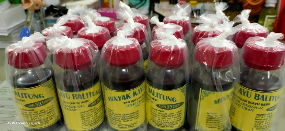 Termurah !!! Minyak Kayu Balitung Belitung Plus Biji Kayu Ulin Kalimantan Botol Plastik - Asli