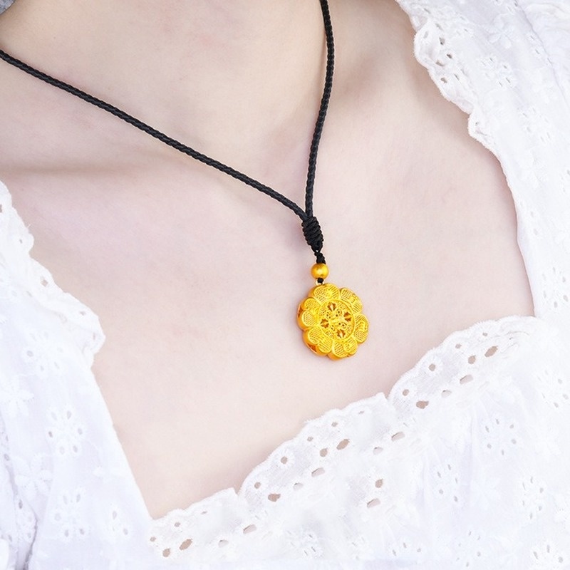 [Ready Stock]Fashion Gold-Plated Hollow Lotus Pendant Flower Necklace