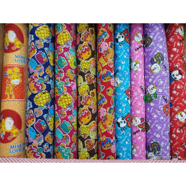 Kain katun lokal motif karakter