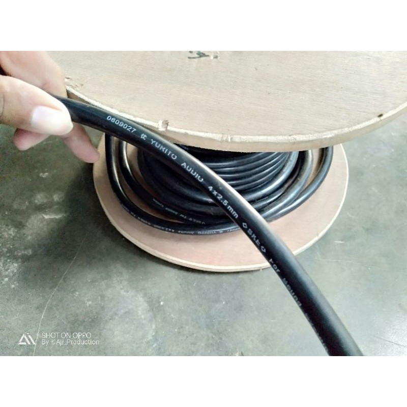 kabel yurito audio 2,5x4