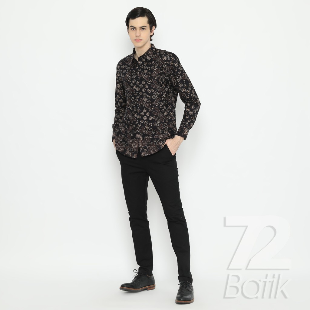 KEMEJA BATIK PRIA Lengan Panjang Slimfit Slim Fit Premium Motif Capung Warna Hitam 725295 Cap 72 - Baju Kemeja Atasan Pakaian Setelan Batik Pria Cowok Laki Laki Remaja Keluarga Kantor Lengan Panjang Modern Slimfit Slim Fit Premium Kekinian