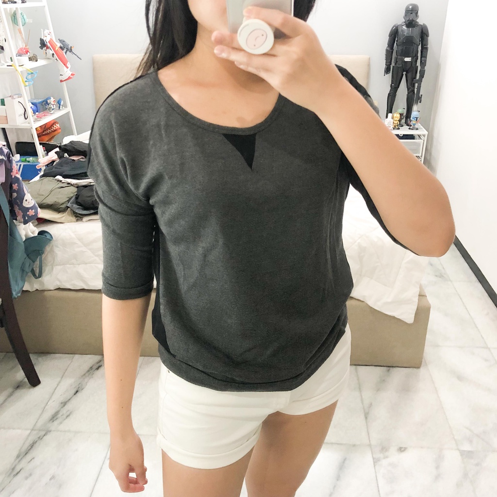 Blouse branded  wanita stradivarius | preloved