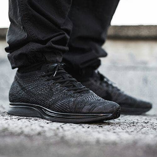 Sepatu Basket KuliahSepatu Nike Flyknit Racer Triple Black Premium Original
