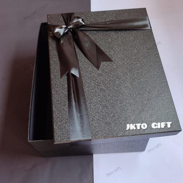 

KOTAK KADO/GIFT BOX UKURAN 40X30X10