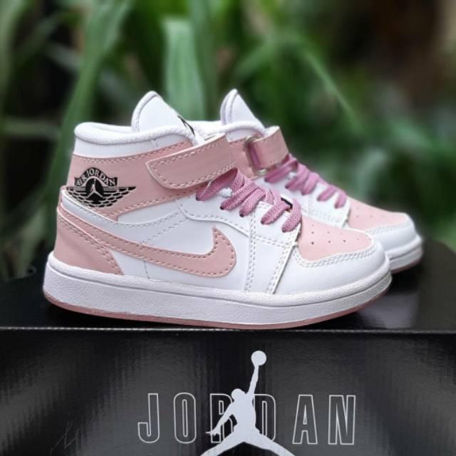 Sepatu sneakers anak Nike air Jordan high white pink kids