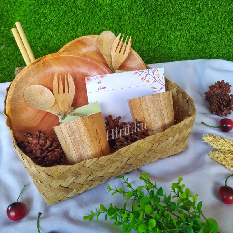 

Hampers dahlia kayu mahoni (free kartu ucapan)