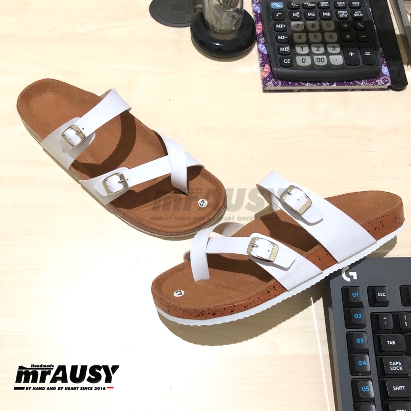 Sandal Japit Jepit Wanita Cewek Casual mrAUSY Ringan Strap 2 Gesper 2 Silang-Putih Alas Mocca