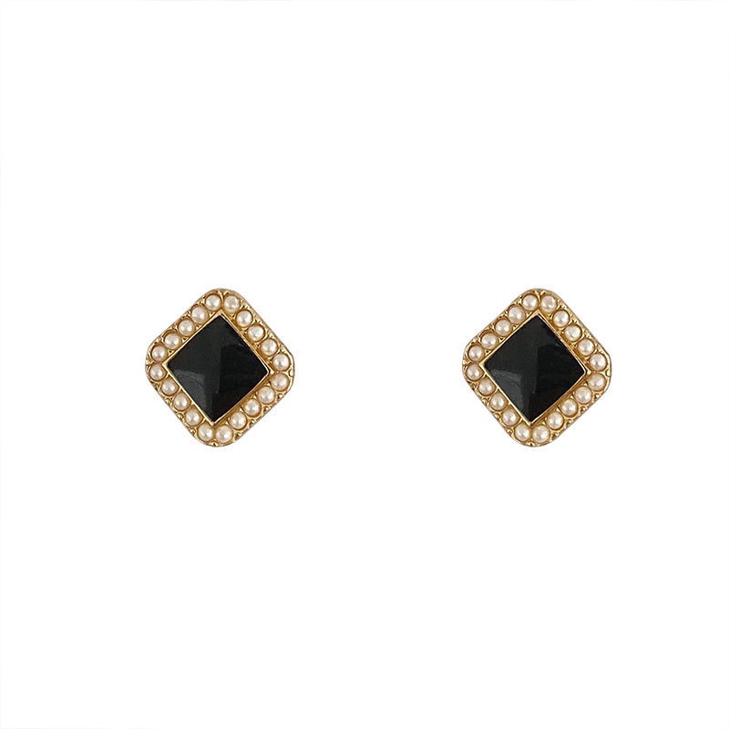 Angin dingin hitam square anting-anting retro Hong Kong sederhana mutiara anting-anting girly anting