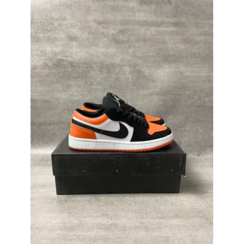 NikeAirjordan/LowShatteredBackboard